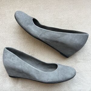 Stuart Weitzman Gray Suede Hidden Wedge Heels Pumps Women 6.5 Classic Minimalist